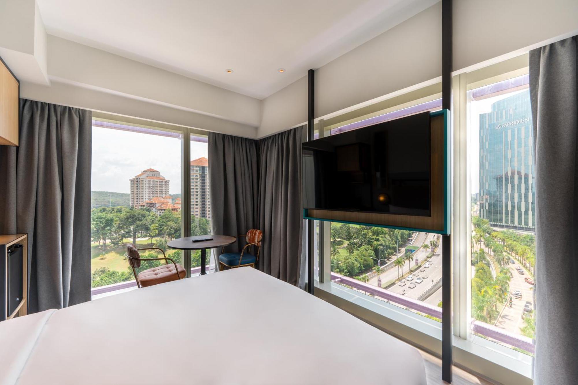 Moxy Putrajaya Hotel Bagian luar foto