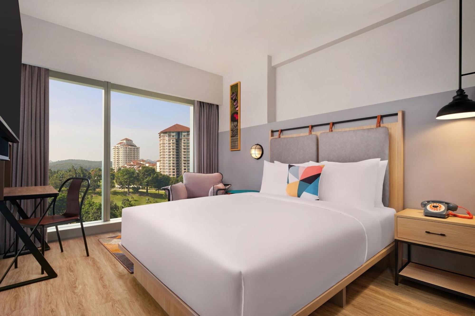 Moxy Putrajaya Hotel Bagian luar foto